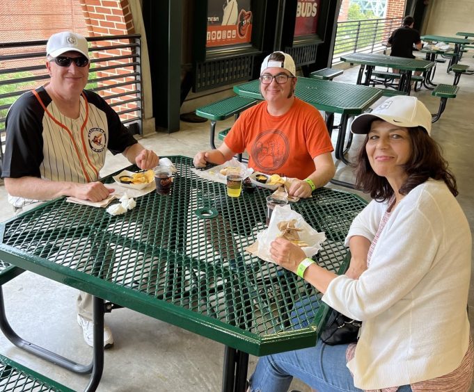 Employee having lunch