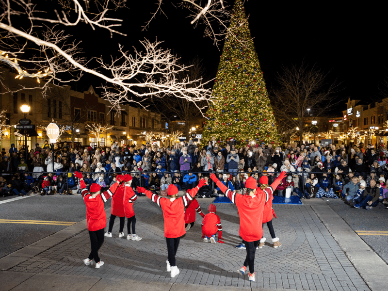 community events (7)-min kids dancing at Christmas event