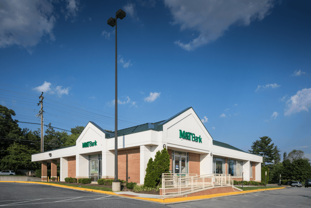 St. Thomas Shopping Center - M&T Bank